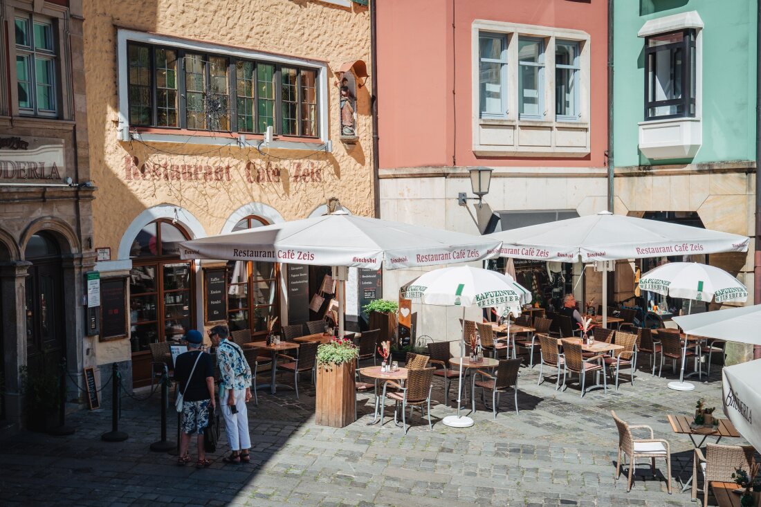 Terrace of Restaurant Café Zeis on Obstmarkt in Bamberg’s old town.